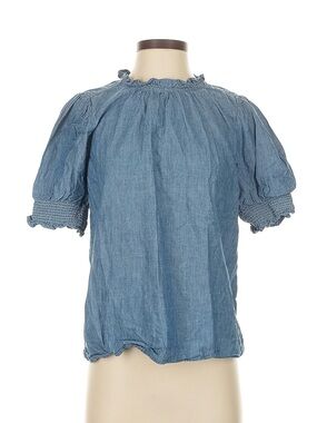 Woman’s Blue Chambray Puff Sleeve Top